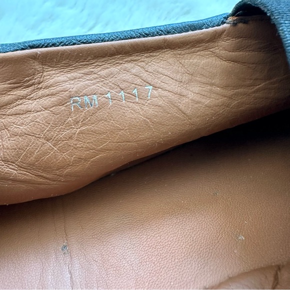 GIVENCHY women flat shoes size 39 EU Authentic - Picture 6 of 7